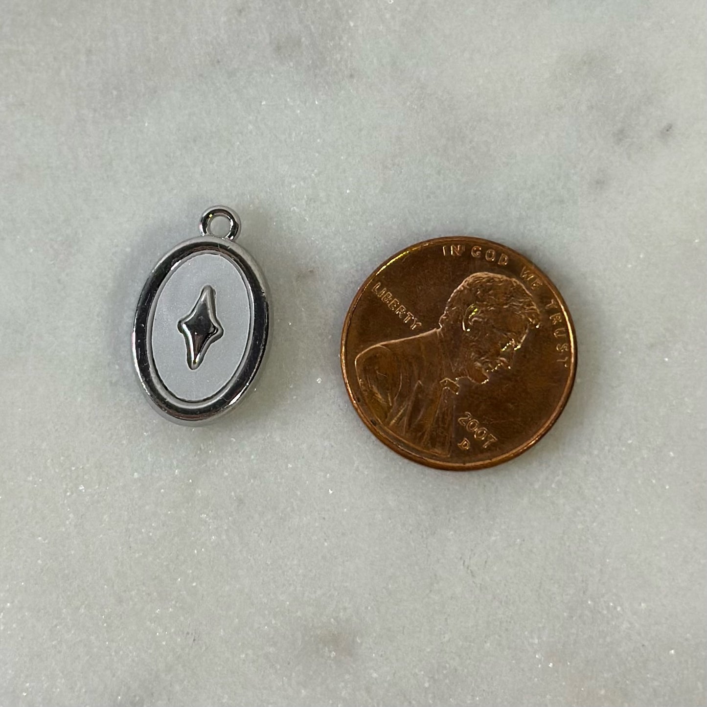 Oval Star Pearl Charm