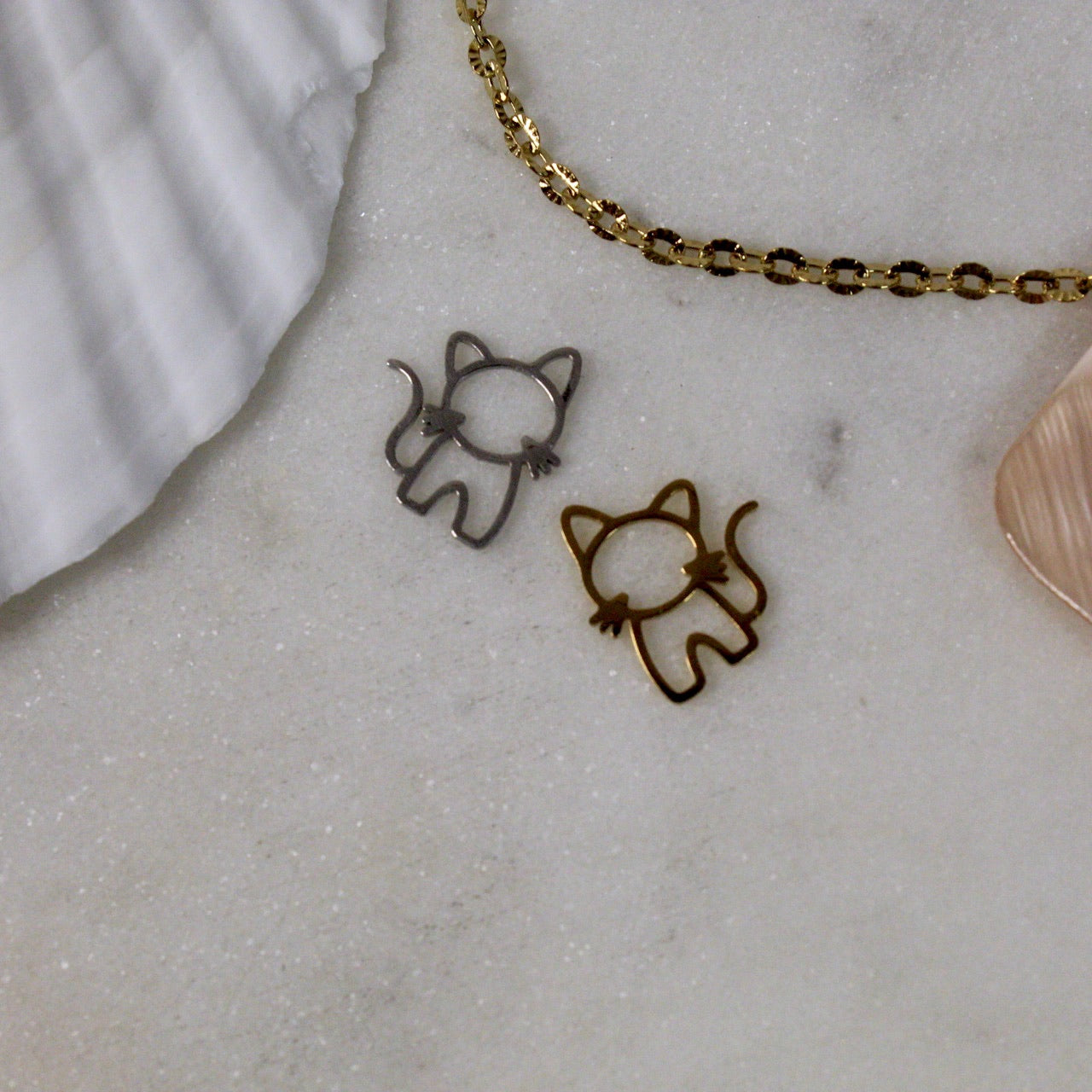 Dainty Cat Outline Charm