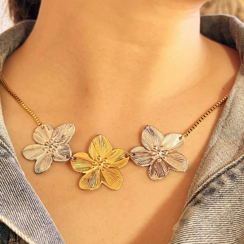 Flower Two Tone Necklace