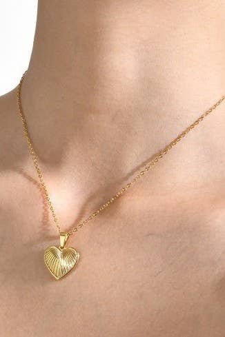 18K Gold Striped Heart Necklace