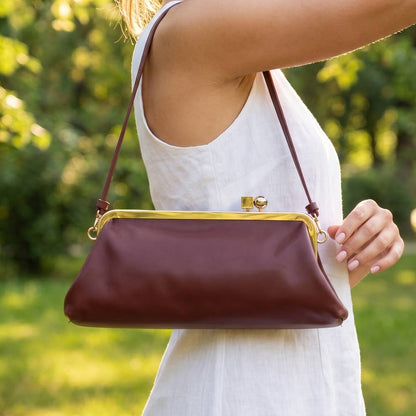 Gold Frame Shoulder Bag With Kisslock Clasp in Burgundy