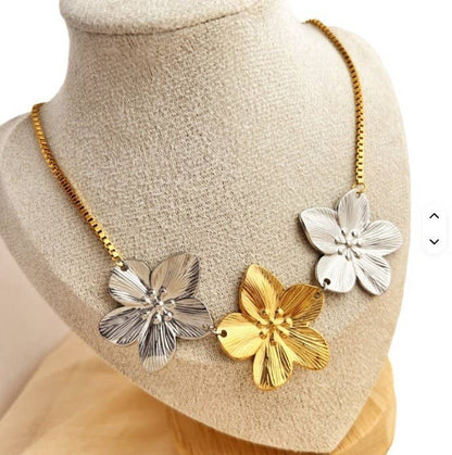 Flower Two Tone Necklace