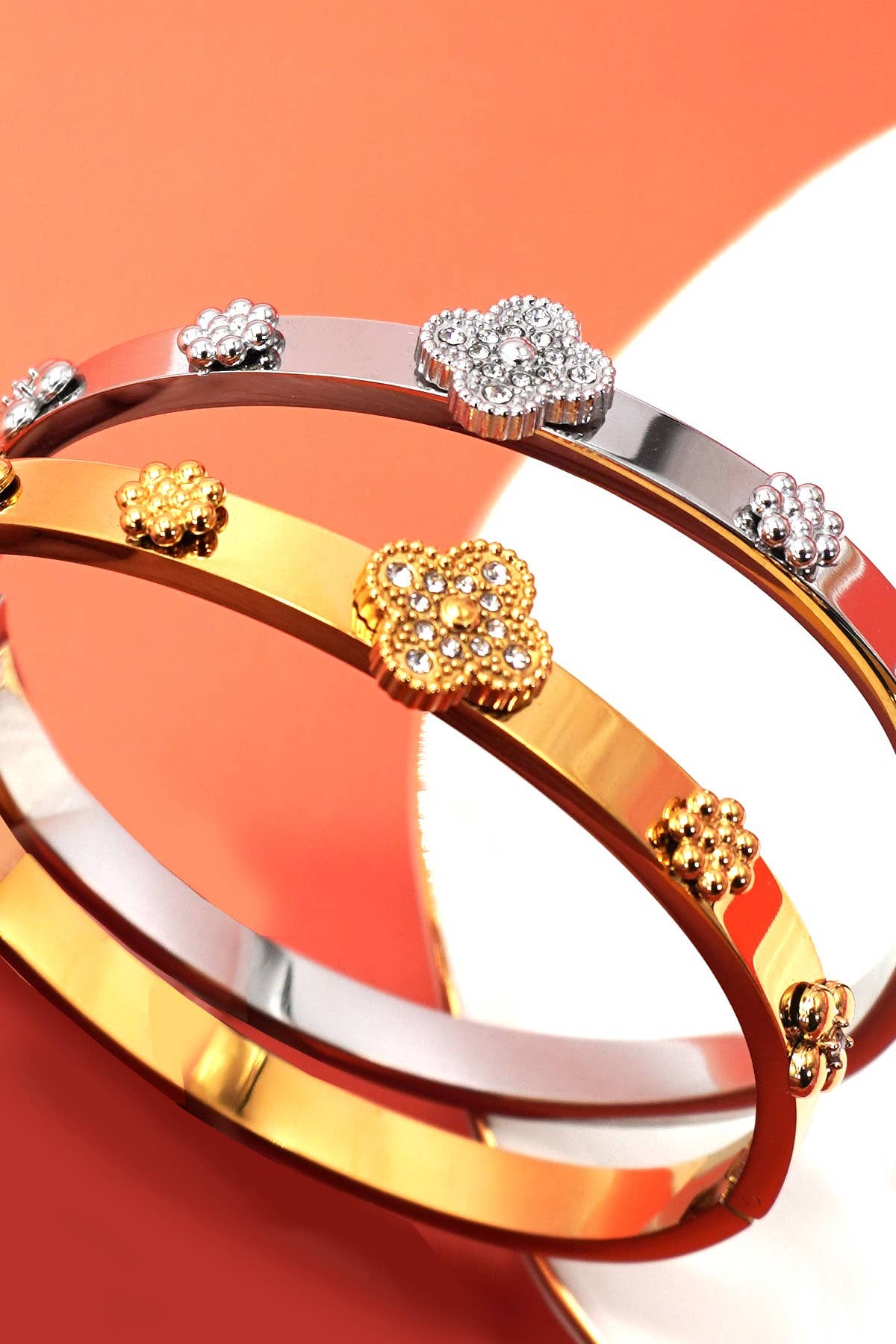 18K Non-Tarnish Clover Detail Bangle | Silver Or Gold