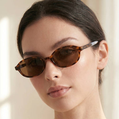 Slim Oval Frame Retro Sunglasses (4 colors)